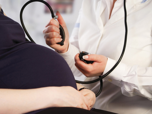 Tìm đến các bác sỹ chuyên khoa sản để tư vấn và thăm khám ngay khi phát hiện không còn dấu hiệu mang thai